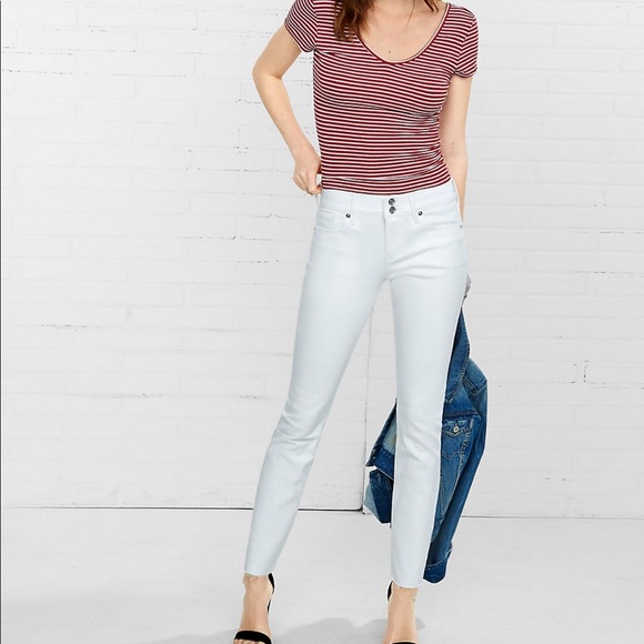 EXPRESS WHITE MIDRISE RAW HEM CROPPED JEANS - Picture 3 of 8